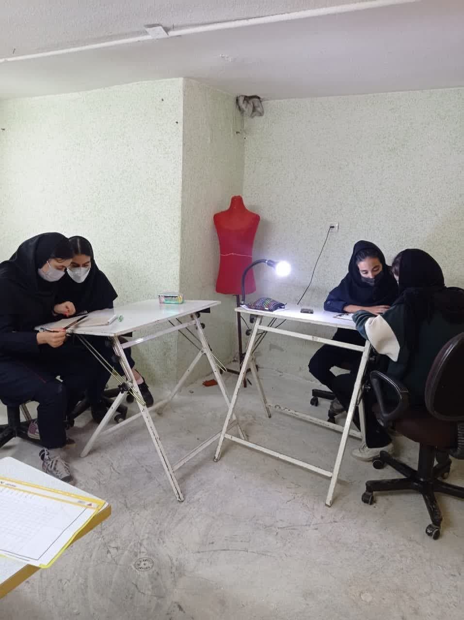 هنرستان فنی حرفه ای پژوهندگان جوان